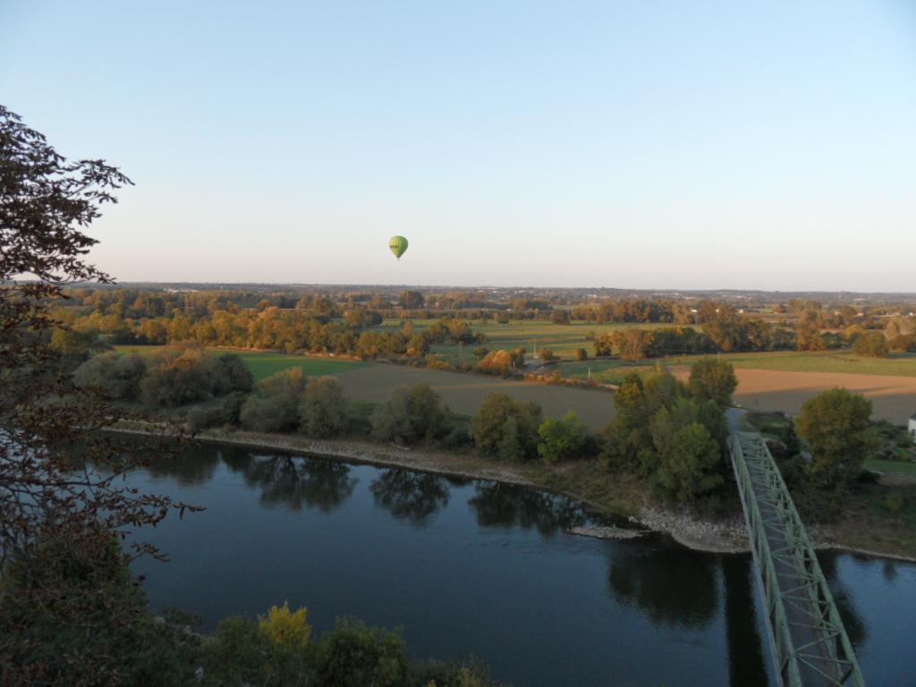 Le Fief Des Cordeliers Bed & Breakfast Montjean-sur-Loire Екстериор снимка